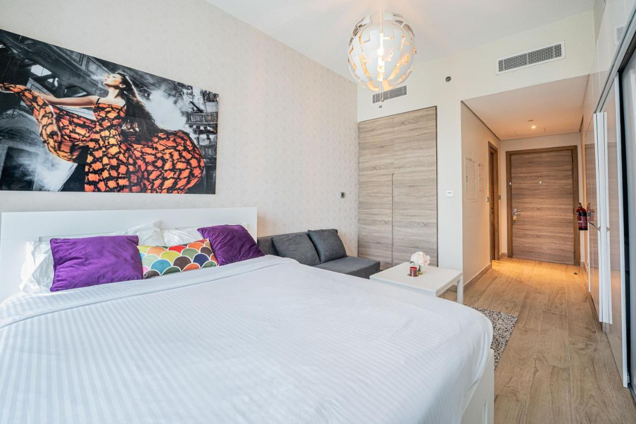 Fam Living - Marina Marvel - Studio Apartment With Breathtaking Views In Studio One Tower Dubái Exterior foto