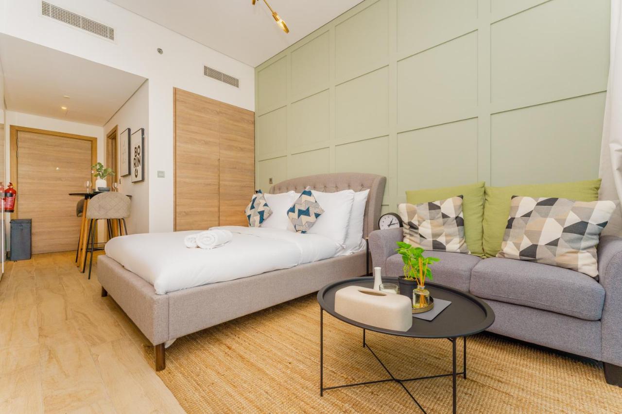 Fam Living - Marina Marvel - Studio Apartment With Breathtaking Views In Studio One Tower Dubái Exterior foto
