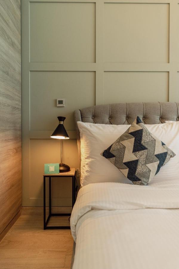 Fam Living - Marina Marvel - Studio Apartment With Breathtaking Views In Studio One Tower Dubái Exterior foto