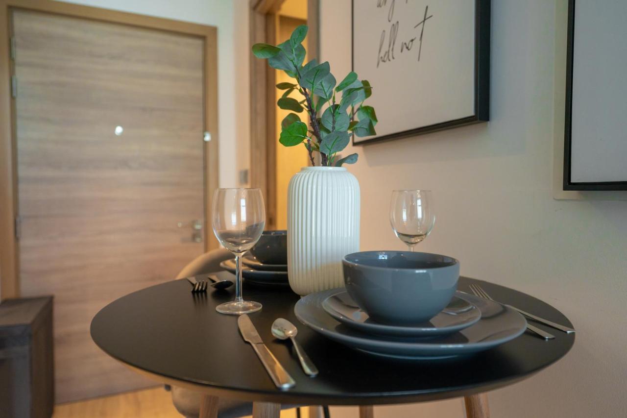 Fam Living - Marina Marvel - Studio Apartment With Breathtaking Views In Studio One Tower Dubái Exterior foto